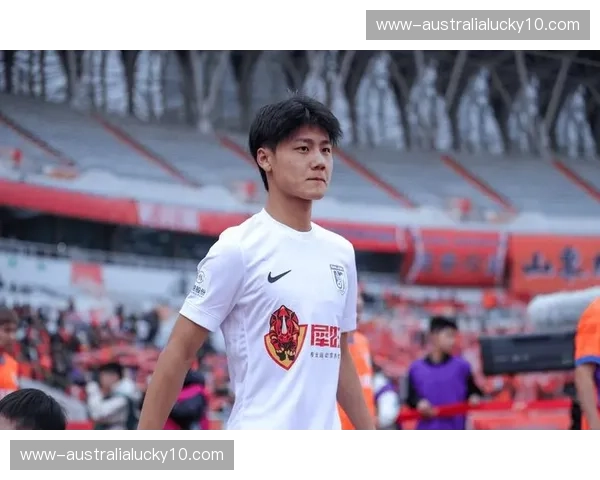 毛伟杰六次解围三次封堵 英博年轻后卫对抗成功率超80%