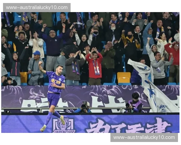 津门虎西班牙外援科尔多瓦八次解围 防守屏障作用显著